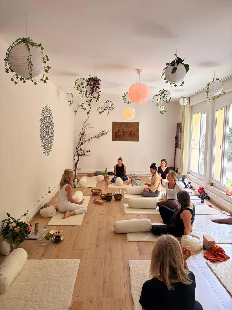 Kundalini yoga class at Evolution Club in Nyon